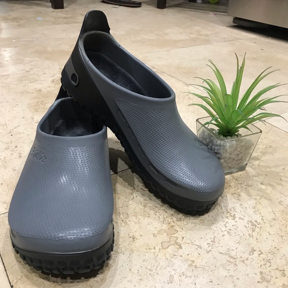 birkenstock plastic clogs